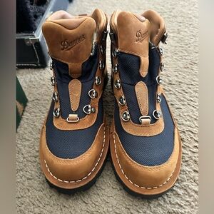 Danner Women’s Cascade Crest Boots